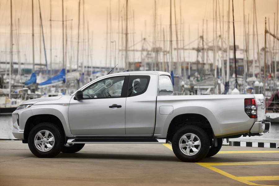  Mitsubishi Triton Club Cab 2019 года  (AU) (фото 3 из 10)